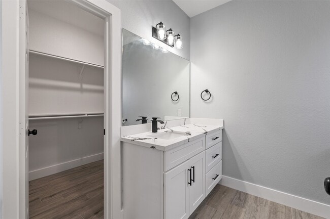 Photo - 7 Meadowview Dr