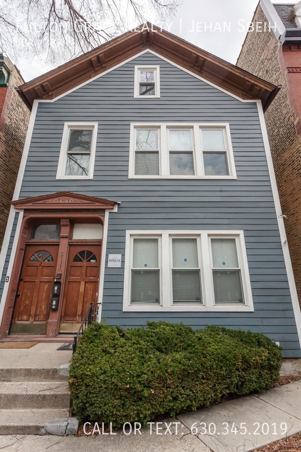 Building Photo - 2733 N Sheffield Ave Unit 2F