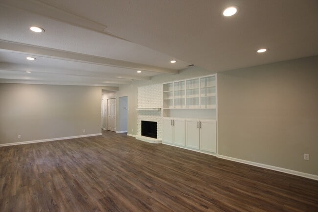 Photo - 701 Fair Ln