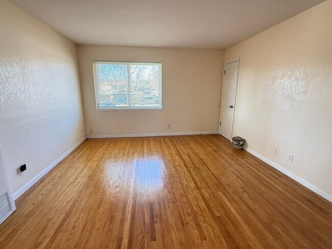 Photo - 1265-1271 Parkington Ave Unit 1267
