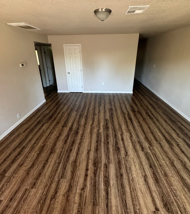 Photo - 582 Angelus St Unit C