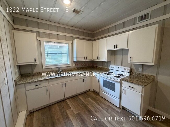 Photo - 1322 Maple St Unit B