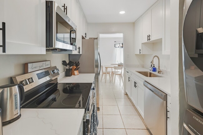 Photo - 428 Reneau Way