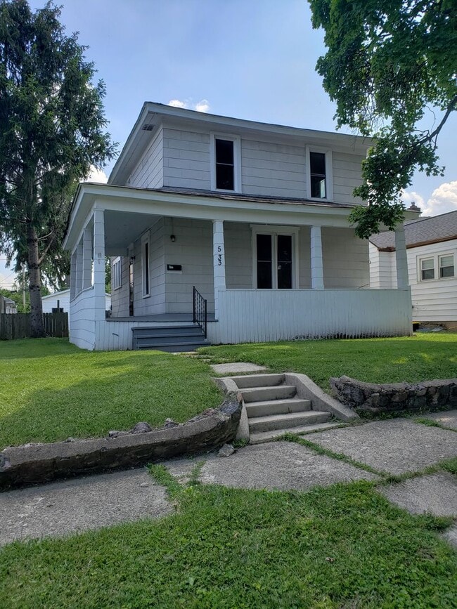 Building Photo - 3 BR Near Fort Wayne Zoo