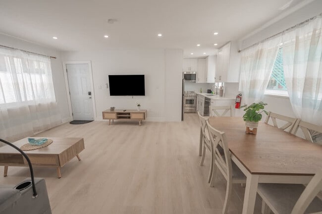 Photo - 312 Elm St Unit SI ID1547732P