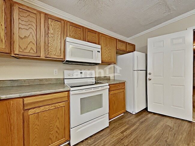 Photo - 8026 Meadowview Ln