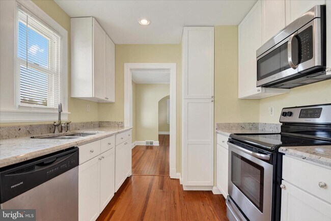 Photo - 116 2nd Ave
