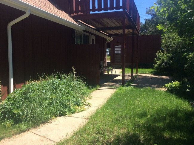 Photo - Charming 3 bedroom, 2.5 bath Single Family house