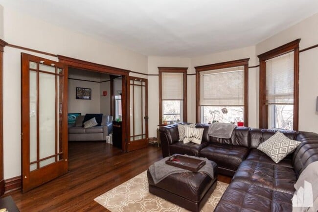 Photo - 4 bedroom in Chicago IL 60613 Unit 2