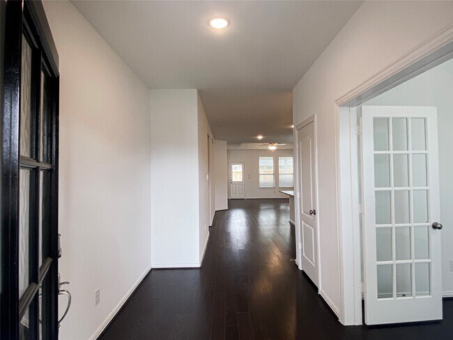 Photo - 31302 Whitfield Ct