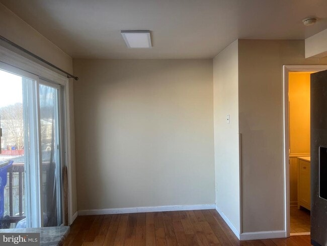 Photo - 16 N Pendleton Ct