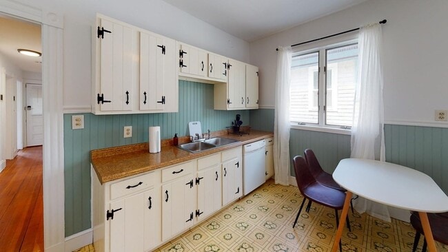 Photo - 30 Roseclair St Unit 2