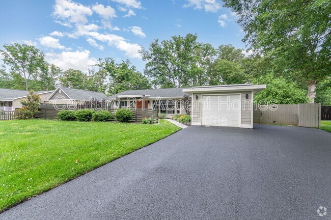 Building Photo - 7737 Schelhorn Rd Rental