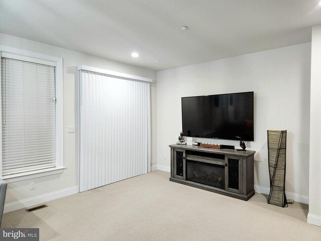 Photo - 12 Sassafras Ln