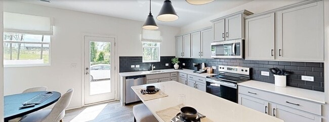 Photo - 3 BR/2.5BA  | Newly Renovated Single Family Home | Spacious Great Room | In Dukes Ridge!