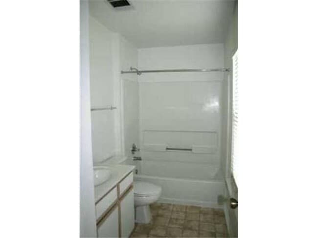 Photo - Spacious 4 Bed/2 Bath in Saddlewood Estates
