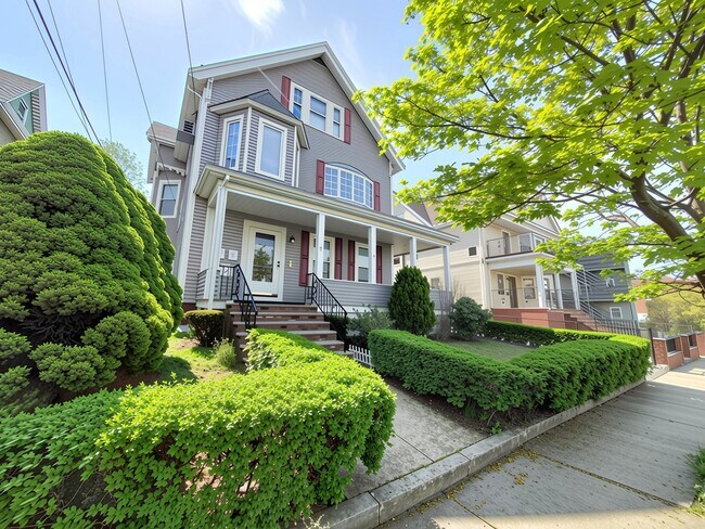 Building Photo - 36 Upham St Unit 1 Rental