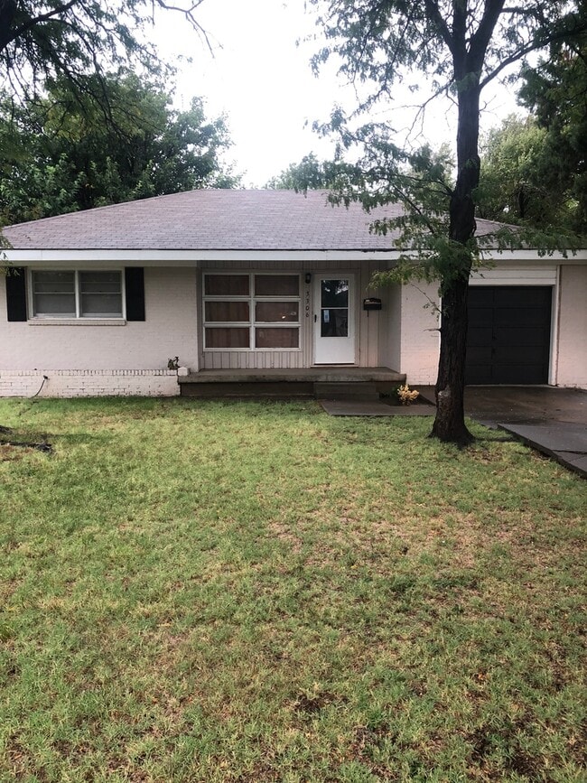 Building Photo - Cute 3Bedroom!!