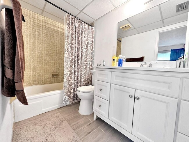 Photo - 1005 Country Club Dr Unidad 404