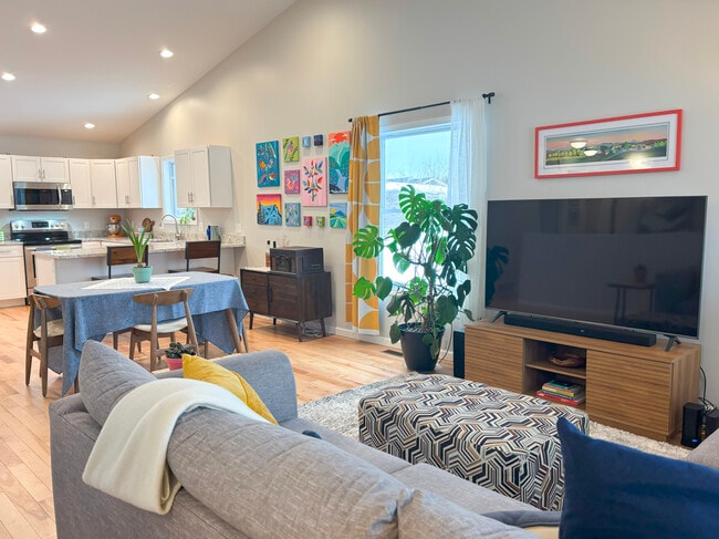 Photo - 769 Ashland Dr