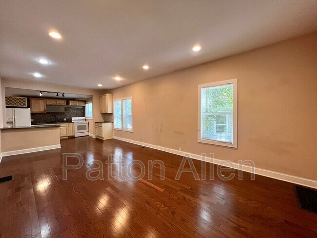 114 Clingman Ave