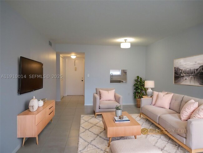 8400 Sunrise Lakes Blvd Unit 106