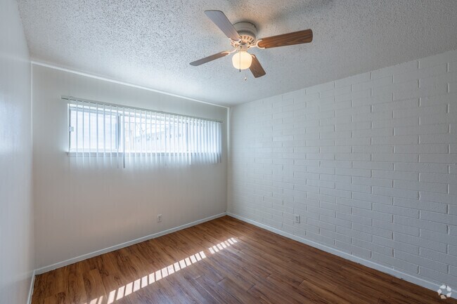 2BR, 1BA - 950SF - Second Bedroom
