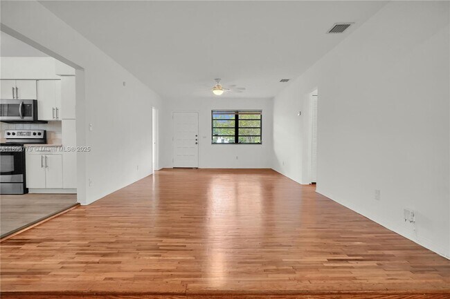 Photo - 132 NW 40th St
