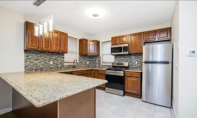 Building Photo - 71 Windom Ave Unit 2