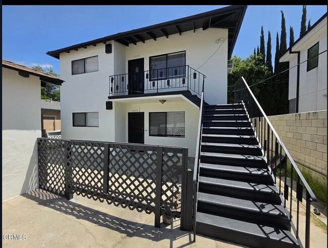 12246 Oxnard St