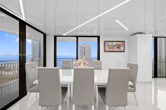 Photo - 210 174th St