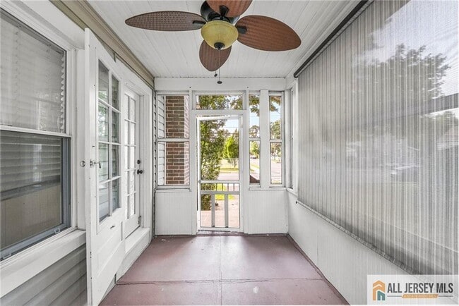 Photo - 76 Carlisle Ave Unit A