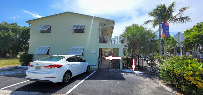 Photo - 220 Lucerne Ave Unit 1