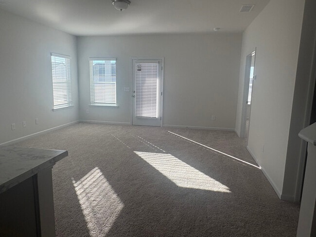 Photo - 529 Summerfield Ln NW