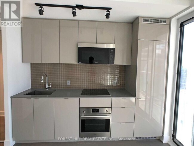 Photo - 7 Grenville St Unit 3702