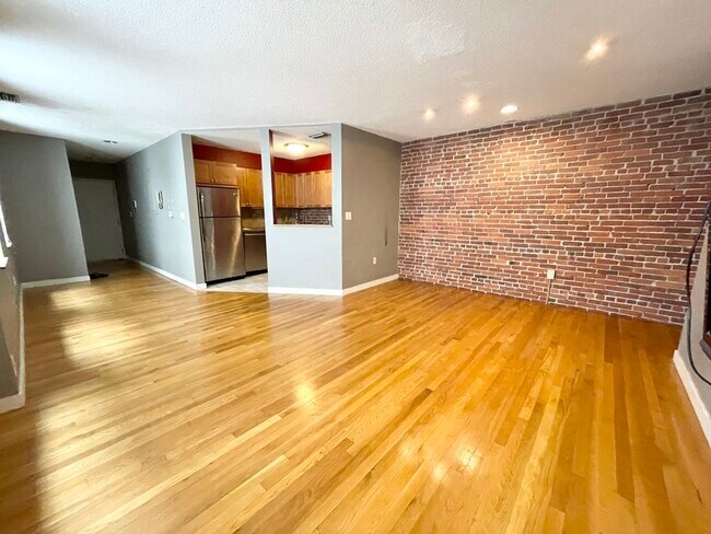 Photo - 73 Gainsborough St Unidad 202W