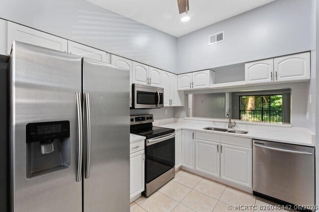 Building Photo - 3139 Millwood Terrace Unit 2240