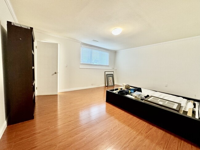 Building Photo - 1088 Dunlop Ave