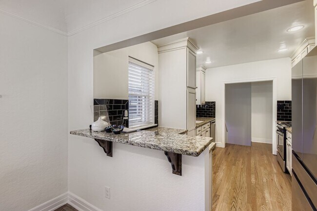 3334 W 37th Ave