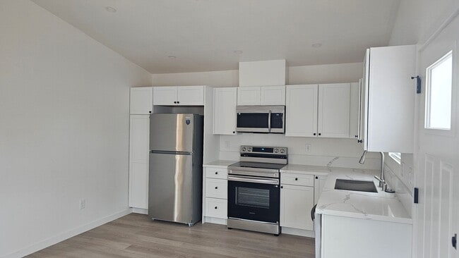Photo - 376m Unit B