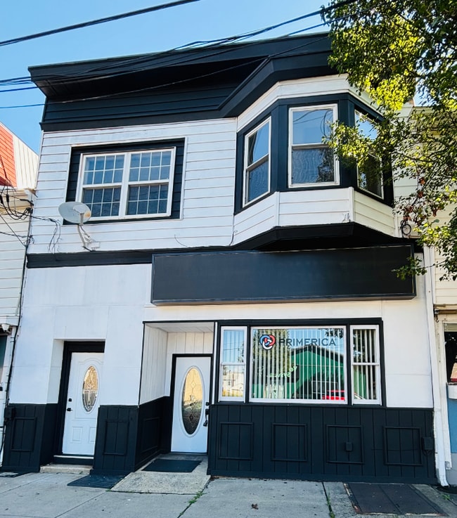 Building Photo - 25 S Lehigh Ave Rental