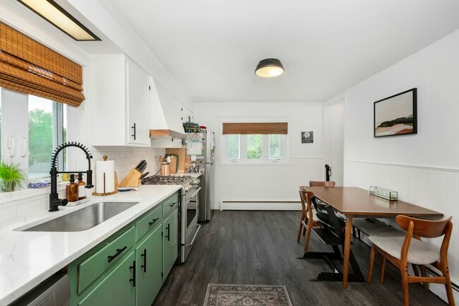 Photo - 611 Varney St Unidad 2