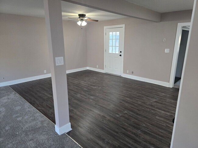 Photo - 2005 Maple Ln