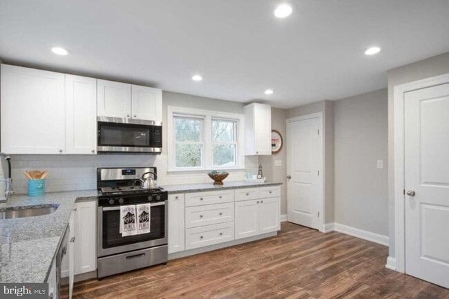 Photo - 14 Sewell St