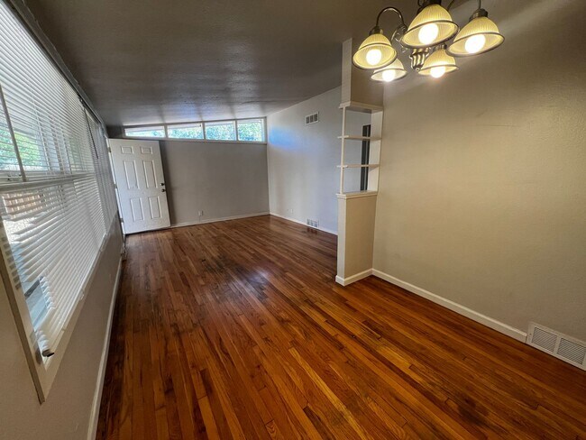 Photo - Charming 2 Bedroom, 1 Bathroom Duplex in Aurora