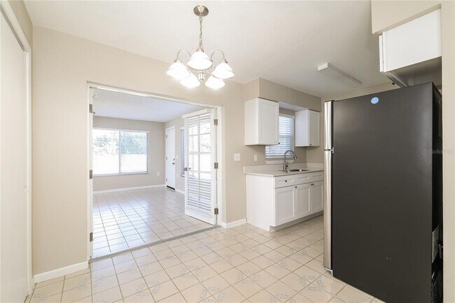 Photo - 4243 Cynthia St