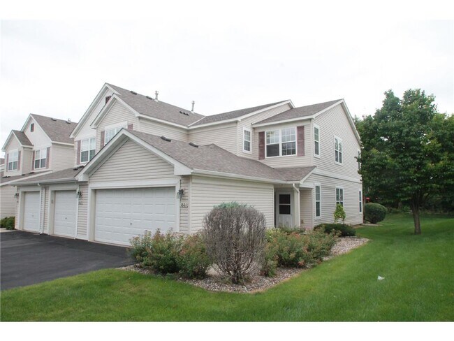 Building Photo - 1661 Countryside Dr