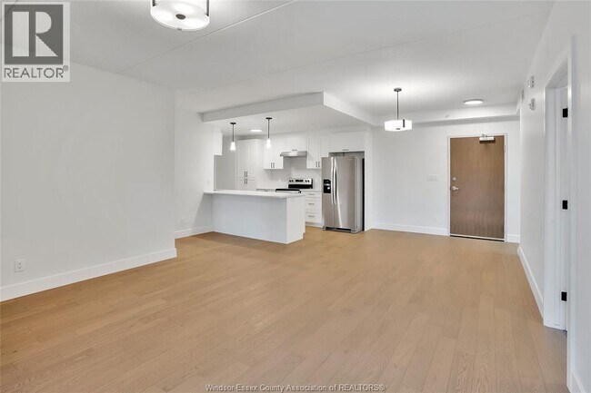 Photo - 2550 Sandwich W Pkwy Unité 205