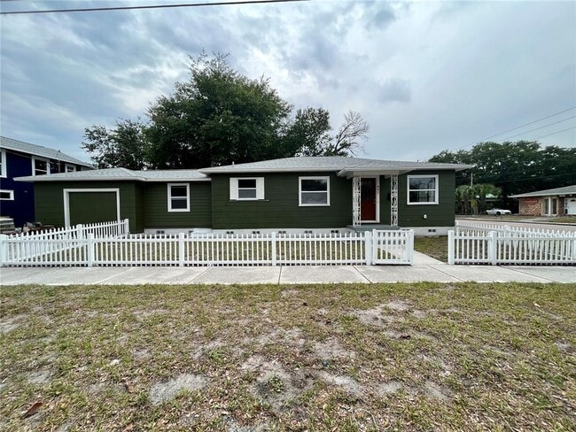 Building Photo - 842 14th St N Rental