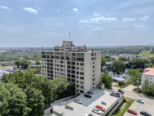 Building Photo - 55 River Rd Unit 10D Rental